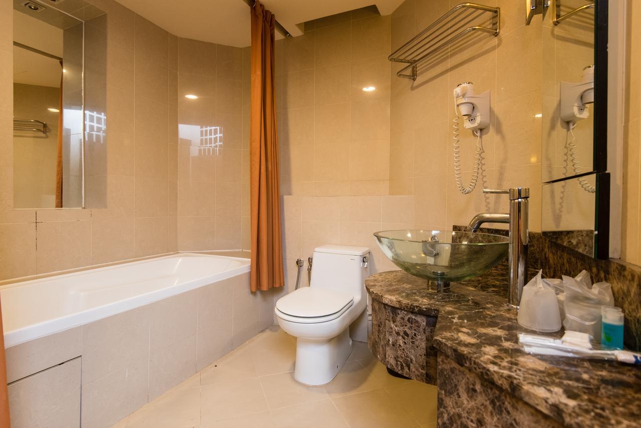 W Studio Resort Suites Petaling Jaya Exteriör bild