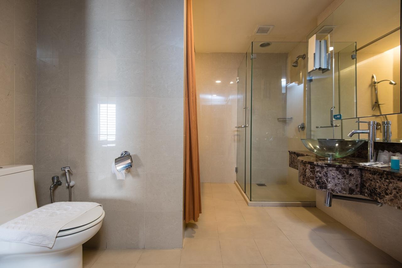 W Studio Resort Suites Petaling Jaya Exteriör bild